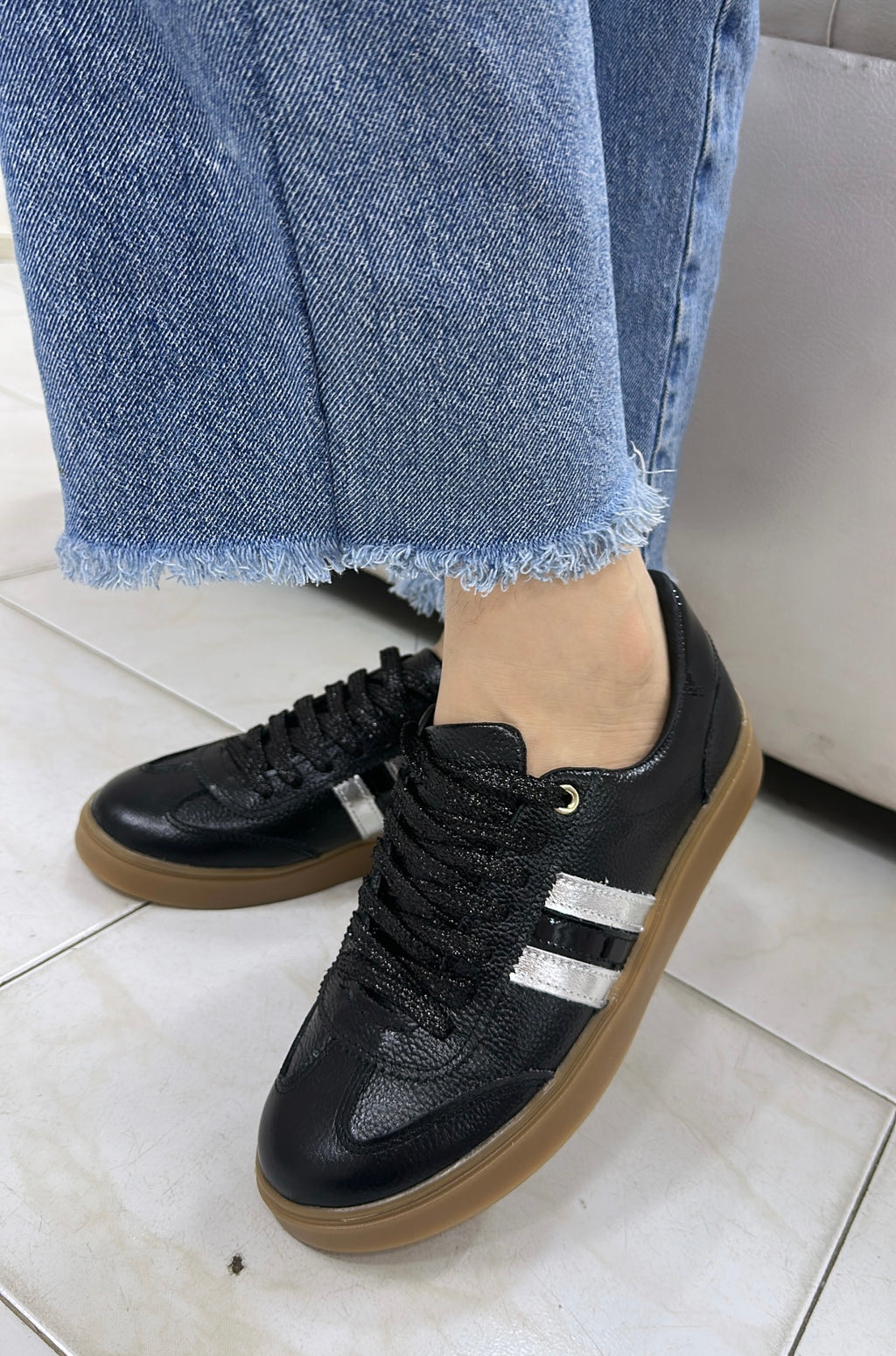 Cuero Sam negro
