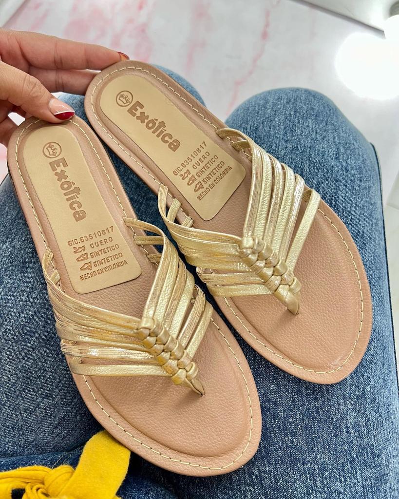 Sandalias planas en cuero sueca 09