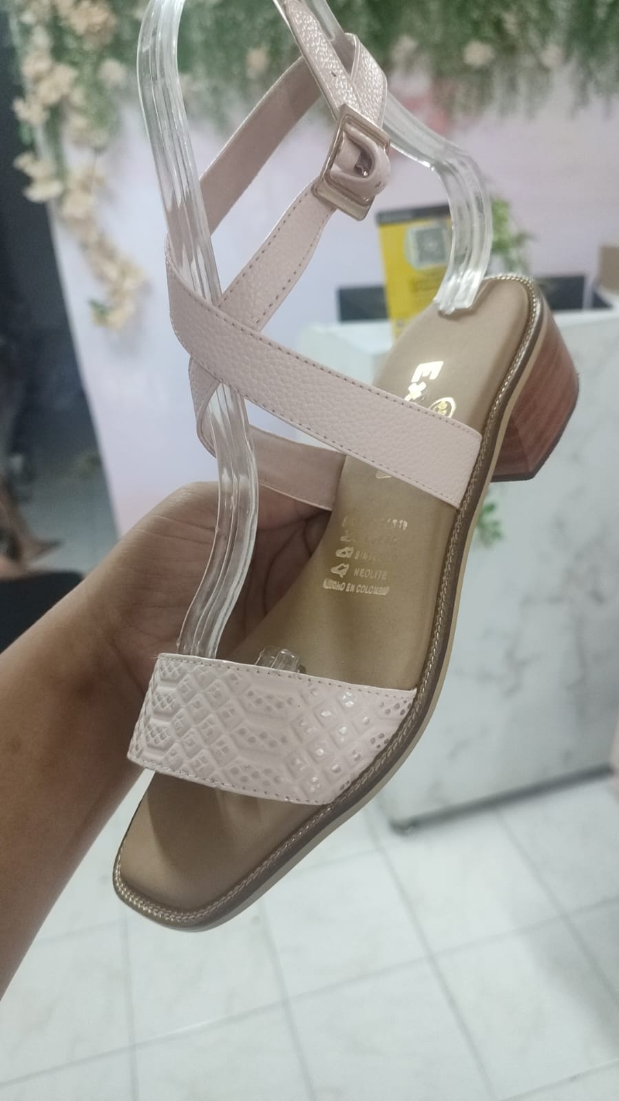 Sandalias taconcitos en cuero 04